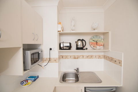 Bay Of Palms - Accommodation ACT 42