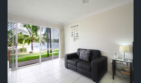 Bay Of Palms - Accommodation ACT 2