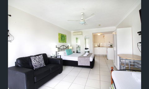 Bay Of Palms - Accommodation ACT 25