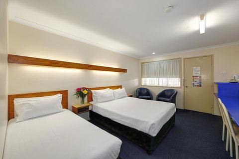 Smart Motels Bert Hinkler - Accommodation ACT 17