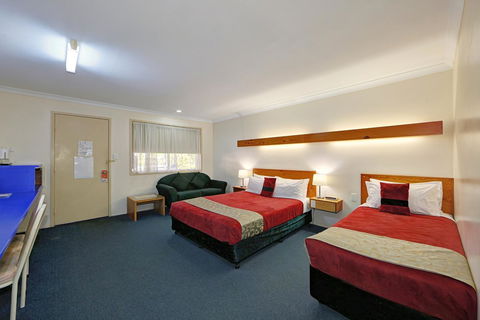 Smart Motels Bert Hinkler - Accommodation ACT 12