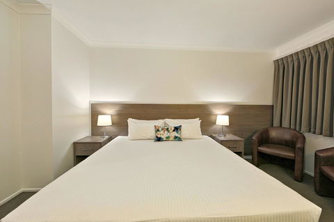 Smart Motels Bert Hinkler - Accommodation ACT 20