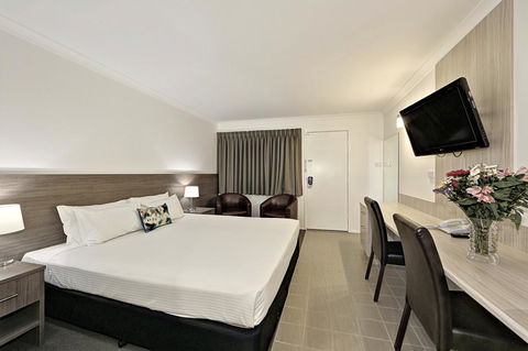 Smart Motels Bert Hinkler - Accommodation ACT 22