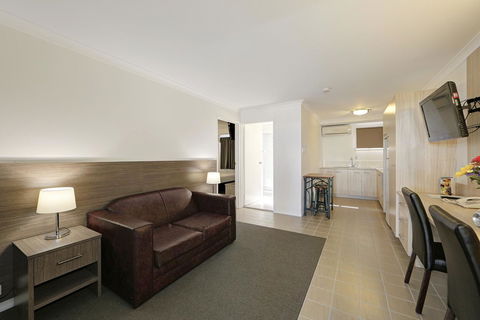 Smart Motels Bert Hinkler - Accommodation ACT 32