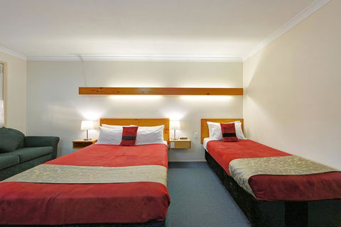 Smart Motels Bert Hinkler - Accommodation ACT 9