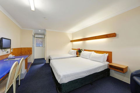 Smart Motels Bert Hinkler - Accommodation ACT 16