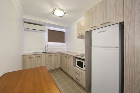 Smart Motels Bert Hinkler - Accommodation ACT 28