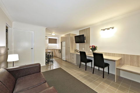 Smart Motels Bert Hinkler - Accommodation ACT 31