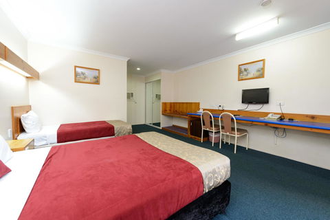 Smart Motels Bert Hinkler - Accommodation ACT 2