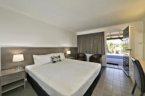 Smart Motels Bert Hinkler - Accommodation ACT 24