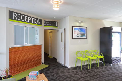 Palm Beach Hotel - Accommodation ACT 28