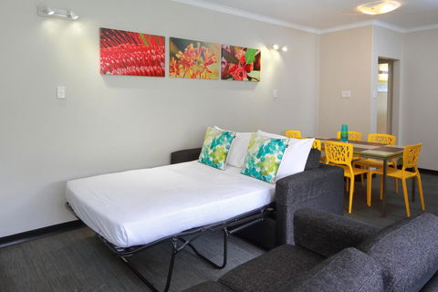 Palm Beach Hotel - Accommodation ACT 22