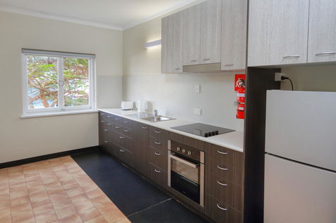 Palm Beach Hotel - Accommodation ACT 5