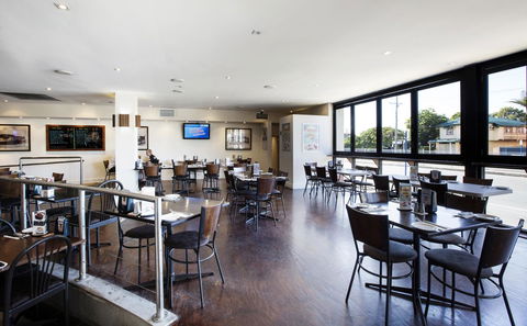 Palm Beach Hotel - Accommodation ACT 8