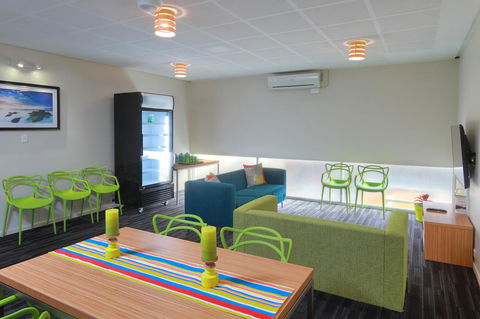 Palm Beach Hotel - Accommodation ACT 10
