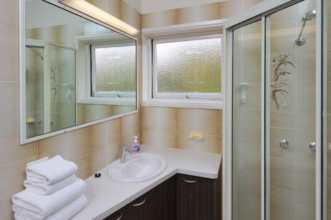Palm Beach Hotel - Accommodation ACT 3