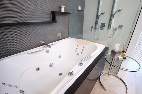 Oceans Mooloolaba - Accommodation ACT 35