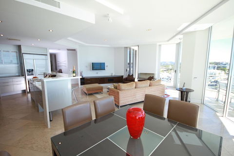 Oceans Mooloolaba - Accommodation ACT 25