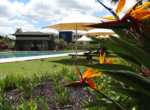 Waterfront Resort Villa With Buggy - Accommodation ACT 24
