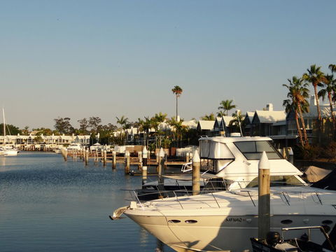 Waterfront Resort Villa With Buggy - Accommodation ACT 28