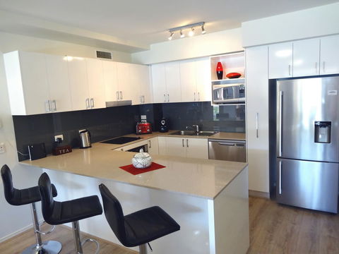 Waterfront Resort Villa With Buggy - Accommodation ACT 5