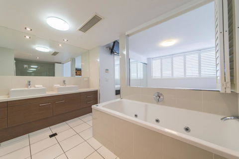 Echelon Apartments Yeppoon - Accommodation ACT 9