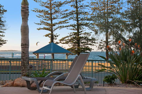 The Norfolks On Moffat Beach - Accommodation ACT 12