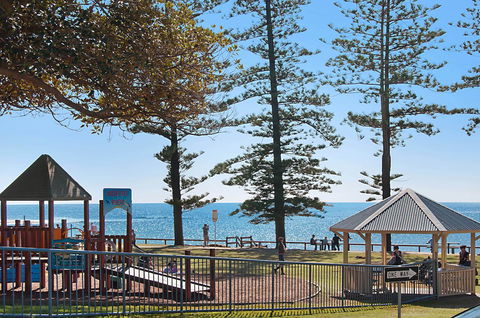 The Norfolks On Moffat Beach - Accommodation ACT 11