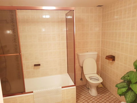 Gemini Court Holiday Apartments - Accommodation ACT 43