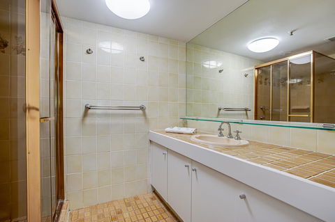 Gemini Court Holiday Apartments - Accommodation ACT 8