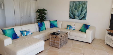 Gemini Court Holiday Apartments - Accommodation ACT 24
