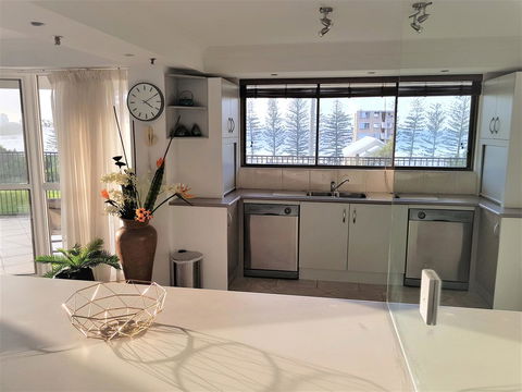 Gemini Court Holiday Apartments - Accommodation ACT 34