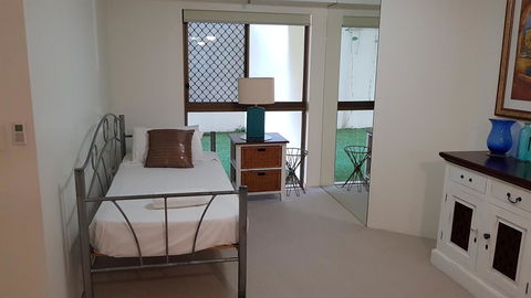 Gemini Court Holiday Apartments - Accommodation ACT 14
