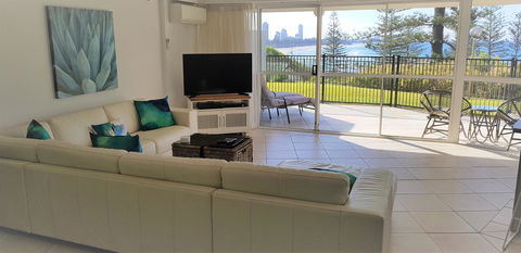 Gemini Court Holiday Apartments - Accommodation ACT 26