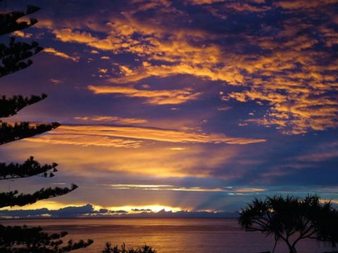 Burleigh Beach Tower - Accommodation ACT 13