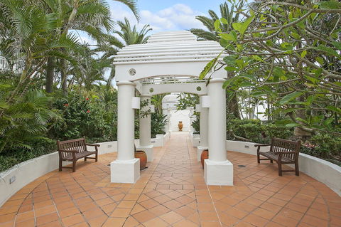 ULTIQA Burleigh Mediterranean Resort - Accommodation ACT 18