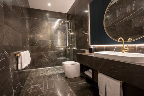 Eatons Hill Hotel - Accommodation ACT 29