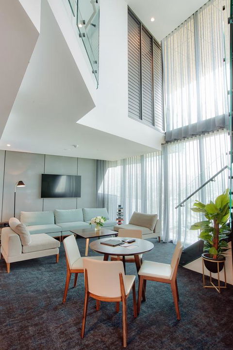 Eatons Hill Hotel - Accommodation ACT 18