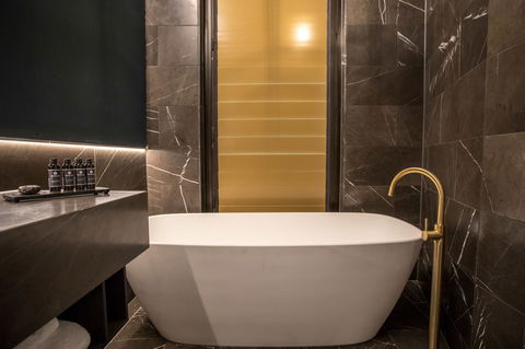 Eatons Hill Hotel - Accommodation ACT 27