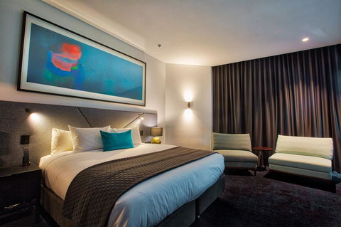 Eatons Hill Hotel - Accommodation ACT 12