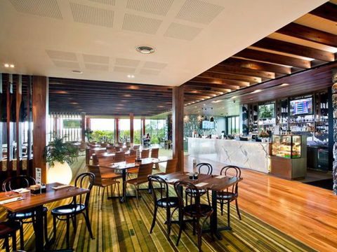Eatons Hill Hotel - Accommodation ACT 6