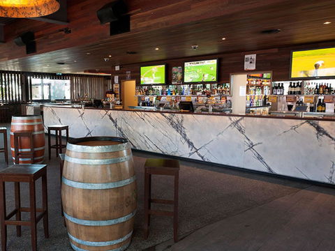 Eatons Hill Hotel - Accommodation ACT 38