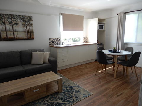 Malanda Manor Guesthouse - Accommodation ACT 18