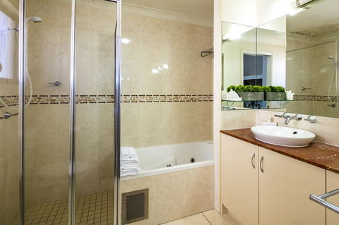 Jack And Newell Holiday Apartments - Accommodation ACT 37