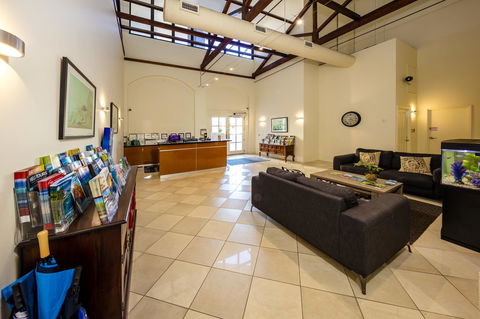 Jack And Newell Holiday Apartments - Accommodation ACT 18