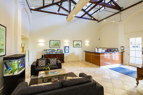 Jack And Newell Holiday Apartments - Accommodation ACT 16