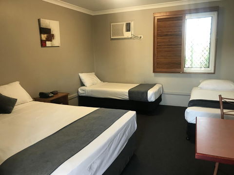 Cosmopolitan Motel & Serviced Apartments - Accommodation ACT 17