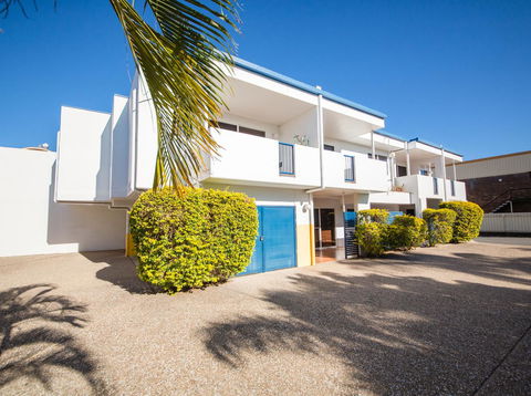 Cosmopolitan Motel & Serviced Apartments - Accommodation ACT 2