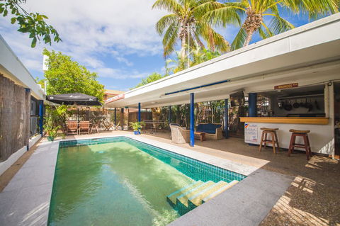 Cosmopolitan Motel & Serviced Apartments - Accommodation ACT 16