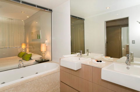 Ambience On Burleigh Beach - Accommodation ACT 25